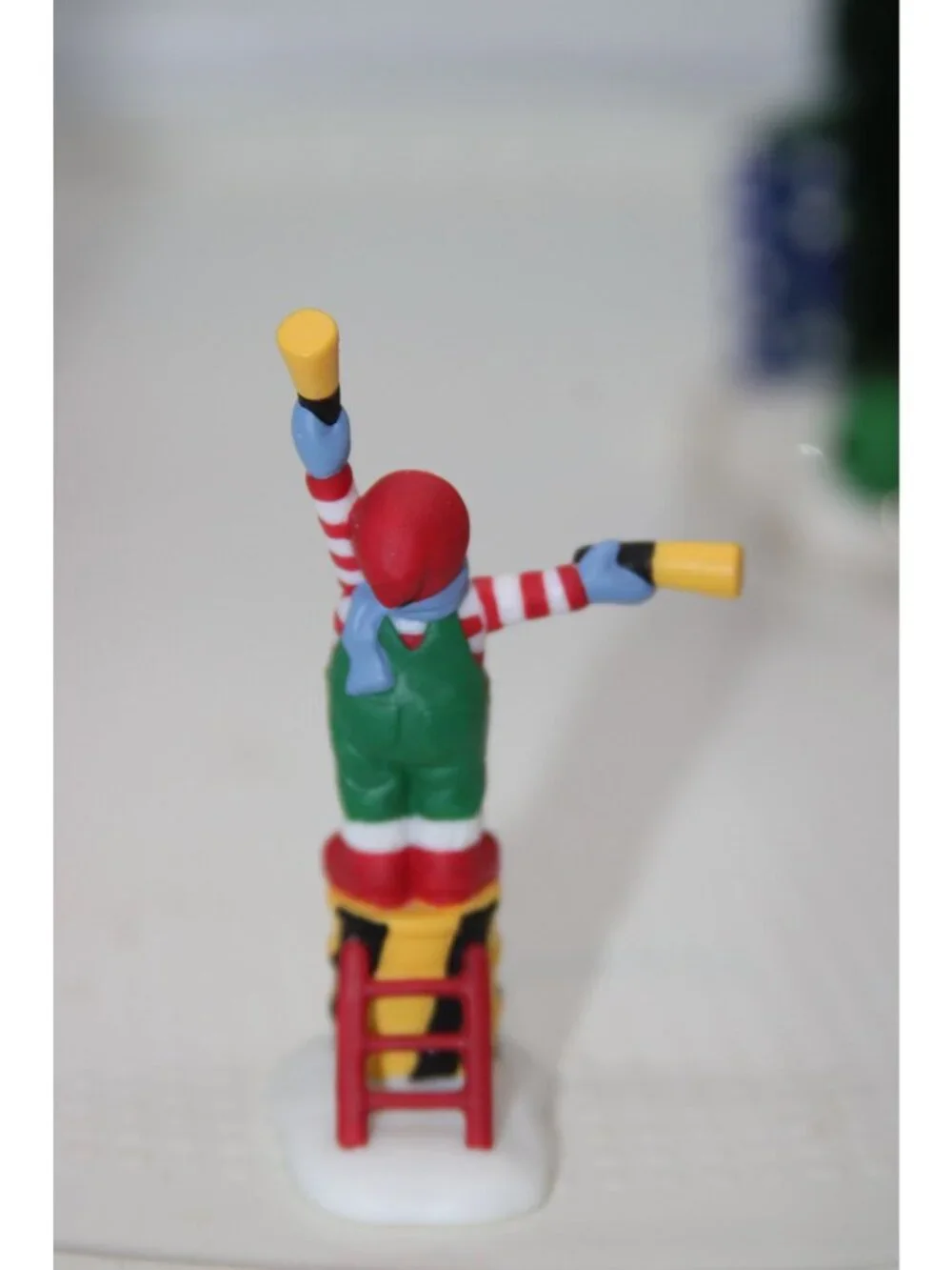 Dept 56 North Pole - Santa's Sleight Launch Gift Set - Picture 11 of 11